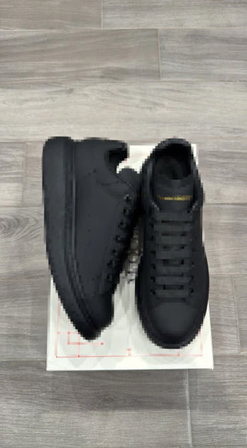 (AM) black