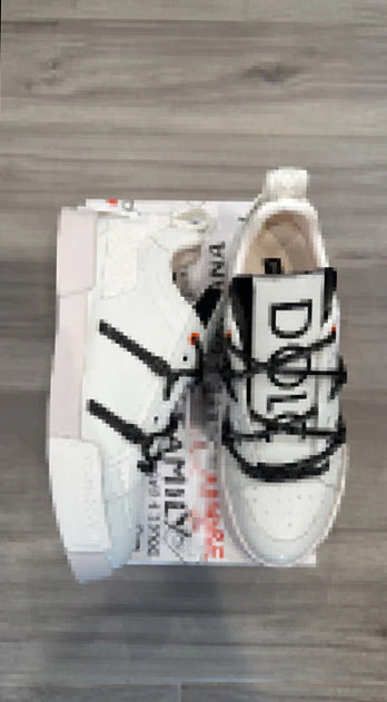 D&G white